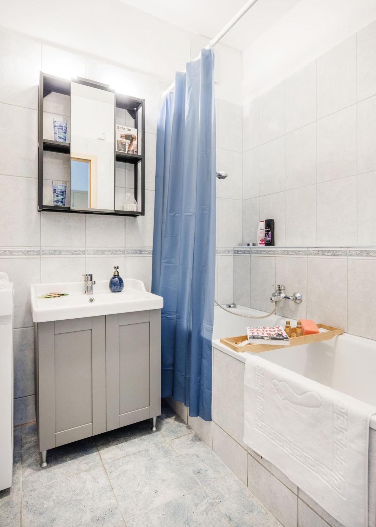 Modern Two-Bedroom Apartment With Free Parking Будапешт Экстерьер фото