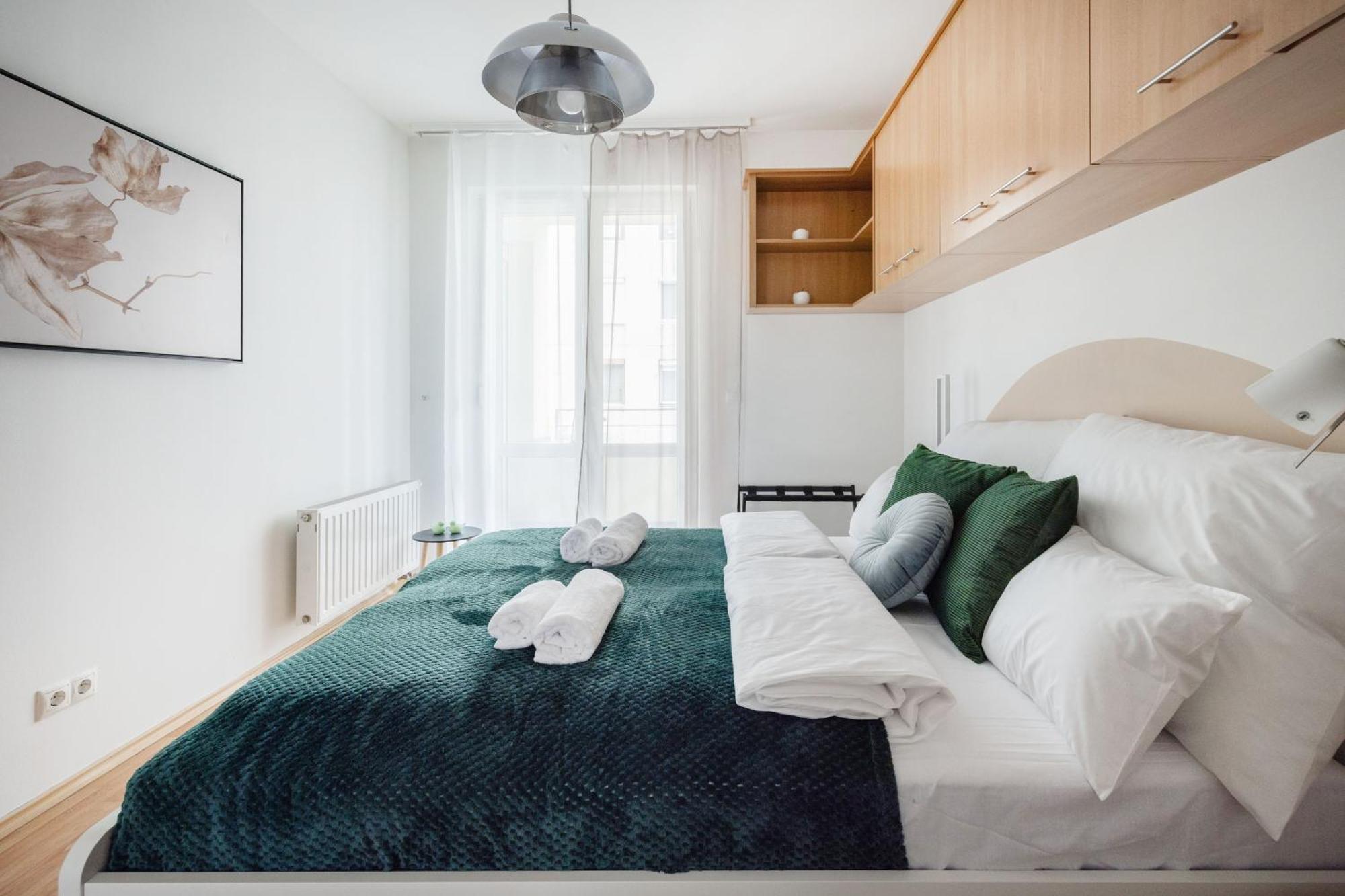 Modern Two-Bedroom Apartment With Free Parking Будапешт Экстерьер фото