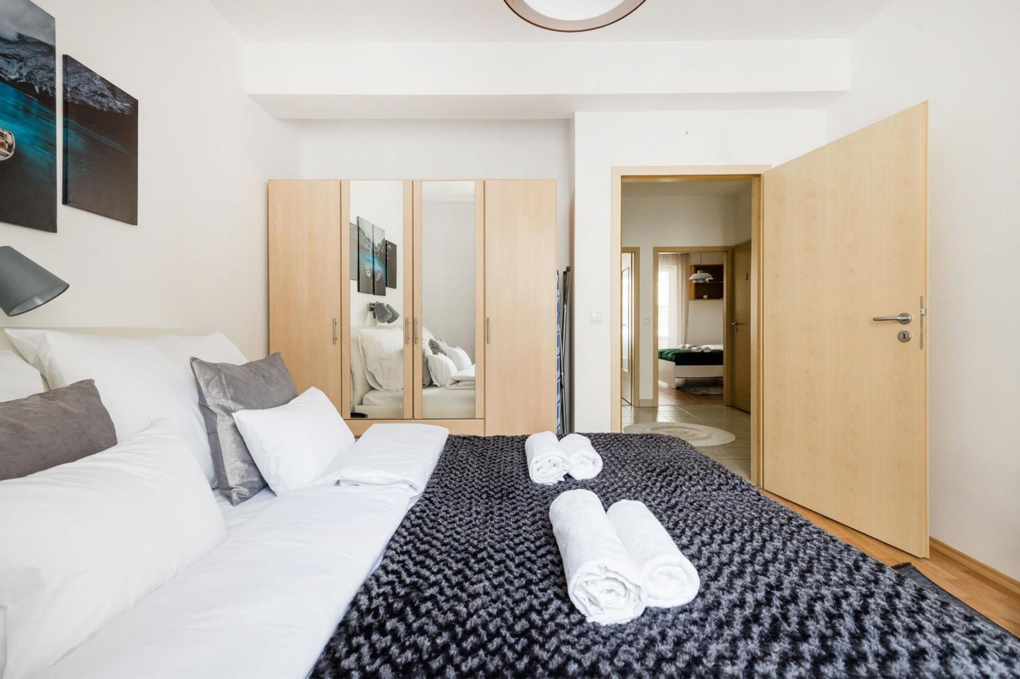 Modern Two-Bedroom Apartment With Free Parking Будапешт Экстерьер фото